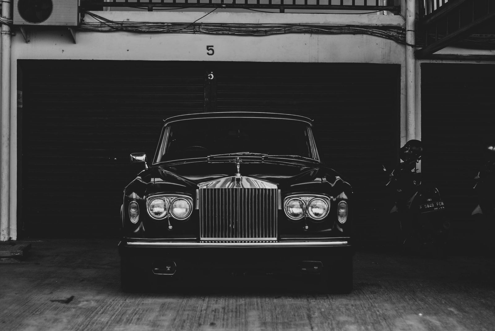 Rolls-Royce Cullinan luxury SUV